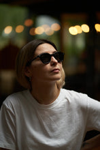 تحميل الصورة إلى عارض المعرض، LEONA