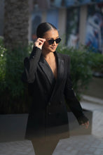 Load image into Gallery viewer, Unisex Sefsan Sphaira sunglasses featuring black full-rim frame, black lenses, and contemporary casual style model side view