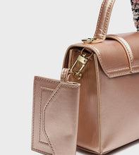 Load image into Gallery viewer, Elegant Ring Detailed Bag BD 94