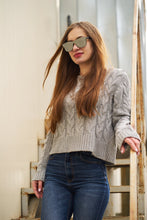 تحميل الصورة إلى عارض المعرض، Stylish Sefsan Deland sunglasses with lightweight frame, tinted lenses, and versatile unisex casual-outdoor design model front view