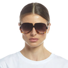 تحميل الصورة إلى عارض المعرض، تأثير الفراشة | الضرر عقيق غراد