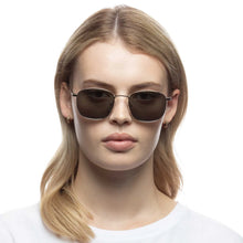 تحميل الصورة إلى عارض المعرض، نبتون ديو | الذهب المستقطب