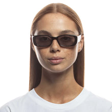 تحميل الصورة إلى عارض المعرض، UNREAL QUILTED | BLACK