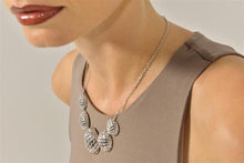 تحميل الصورة إلى عارض المعرض، NECKLACE METAL RHODIUM FIVE CIRCLES WITH RHOMBUS
