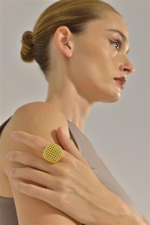 RING METAL PLATED GOLD CIRCLE BALLS