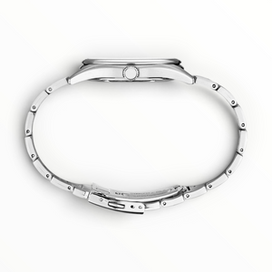 SUL EXTRAS Seiko Essentials Classic men's watch featuring a slim silver stainless steel bracelet and case profile.