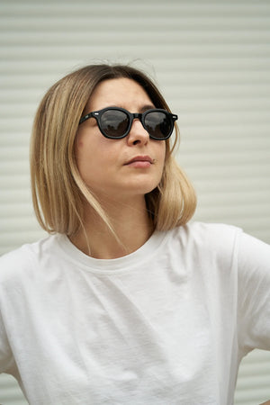 LEONA
