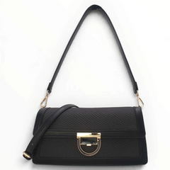 SUL EXTRAS Tom & Eva Riviera black shoulder bag with straw-effect texture, gold-tone clasp, and detachable straps.