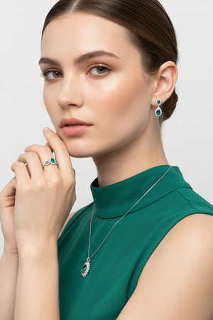 EMERALLE Set - Even Smaller Necklace and Earrings
