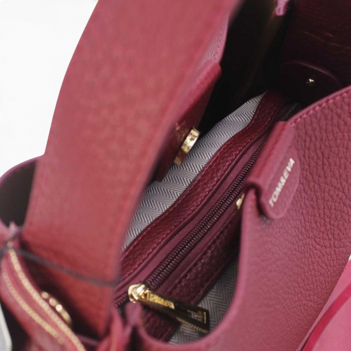 SUL EXTRAS Tom & Eva Noémie burgundy grained bucket bag with interior zipped pouch and knotted side detail