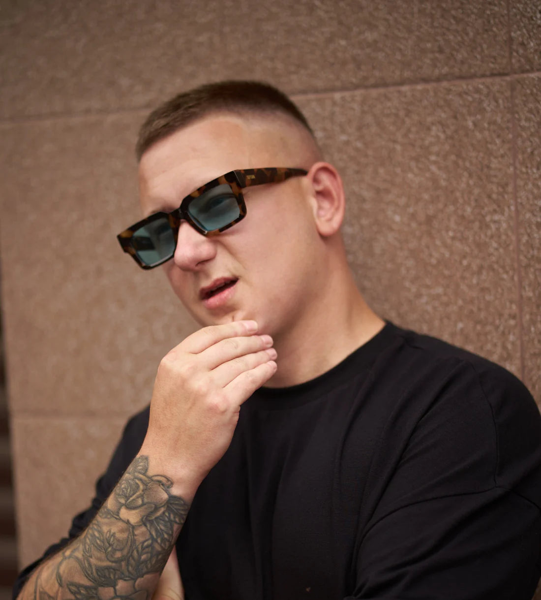 Sefsan Evolution tortoise brown frame sunglasses with transparent blue tinted lenses, lightweight design, and versatile style for casual and outdoor use model photography view 