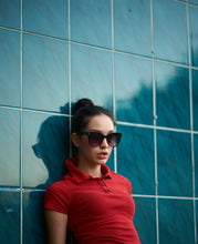 تحميل الصورة إلى عارض المعرض، Sefsan BOBA stylish sunglasses with black tortoise frame, UV-protected gradient smoke lenses, and comfortable unisex fit model front view 
