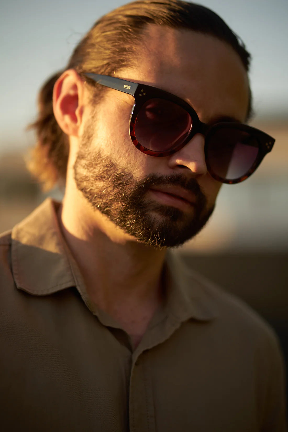 Sefsan BOBA black tortoise sunglasses with gradient smoke lenses, lightweight construction, and trendy unisex casual design model side view 