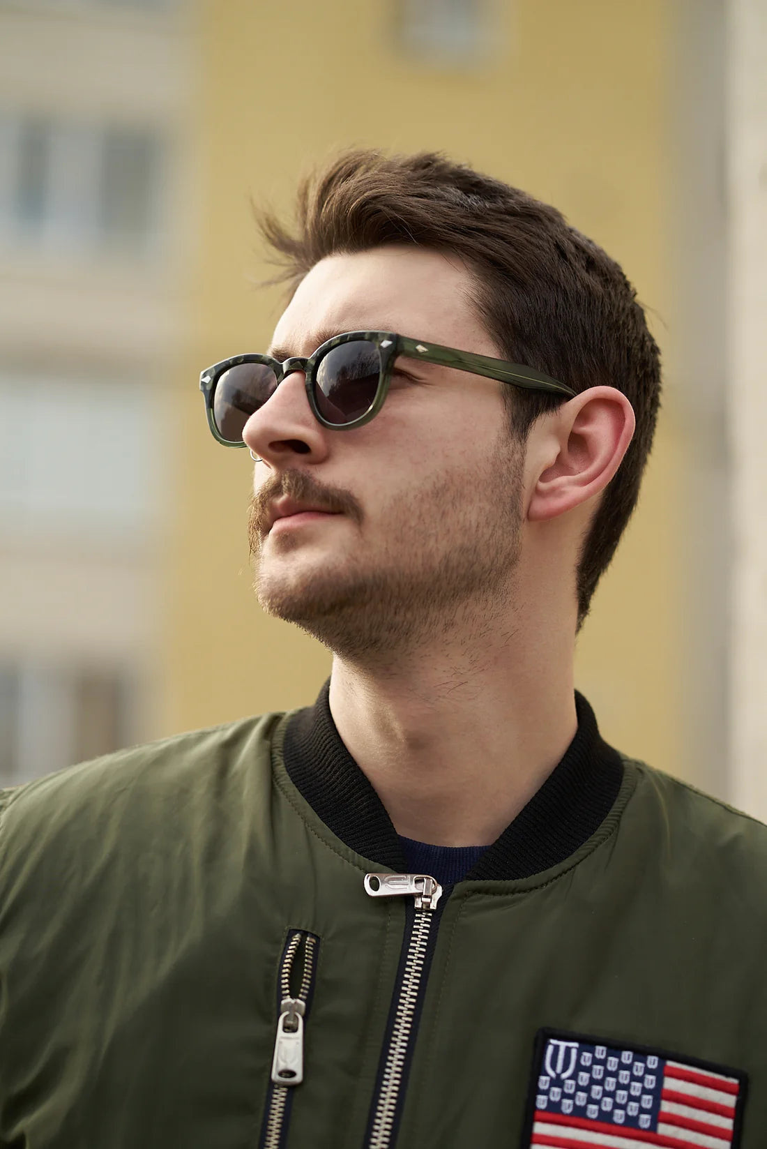 Stylish Sefsan Yang sunglasses with acetate frame, CR39 anti-UV lenses, vintage-inspired design, and full-rim classic look green tortoise men/unisex side wide view