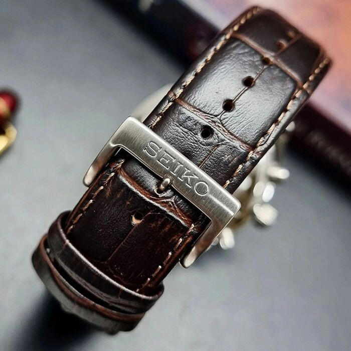 SUL EXTRAS Seiko watch featuring a brown embossed calfskin leather strap with a silver-tone pin buckle