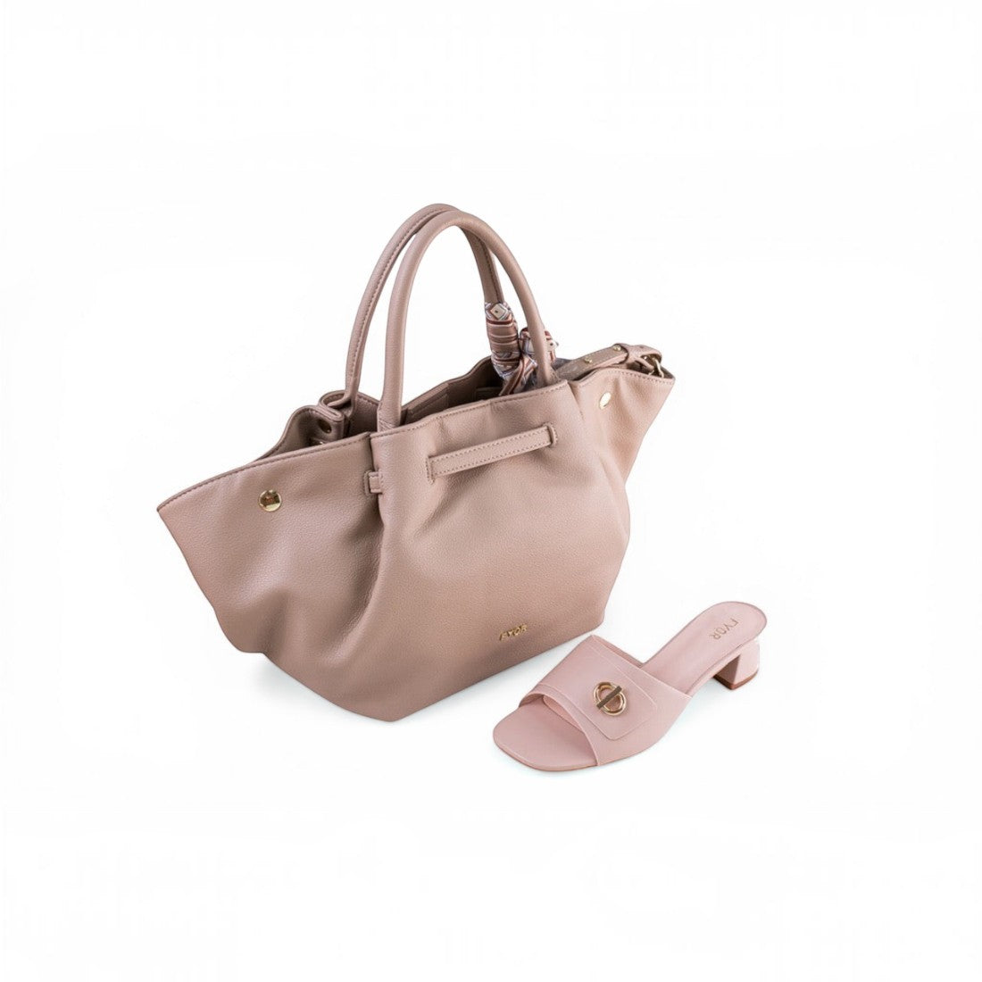 SUL EXTRAS Desert Breeze set featuring a warm-beige flared tote bag and matching block-heel sandals with gold hardware.