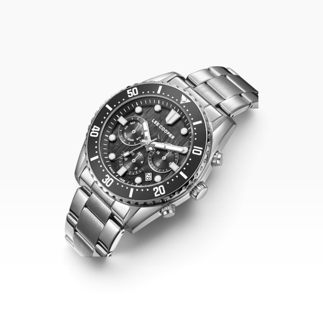 SUL EXTRAS Lee Cooper London diver watch with a black carbon-texture dial, silver stainless steel case, and bracelet.