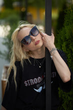 تحميل الصورة إلى عارض المعرض، Sefsan BOBA black frame sunglasses with gradient smoke tinted lenses, stylish unisex design, and versatile casual-outdoor wear model front view 
