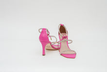 تحميل الصورة إلى عارض المعرض، Luz Da Lua SARAA NINA women’s heels with structured upper design, sleek heel shape, and modern chic fashion style

